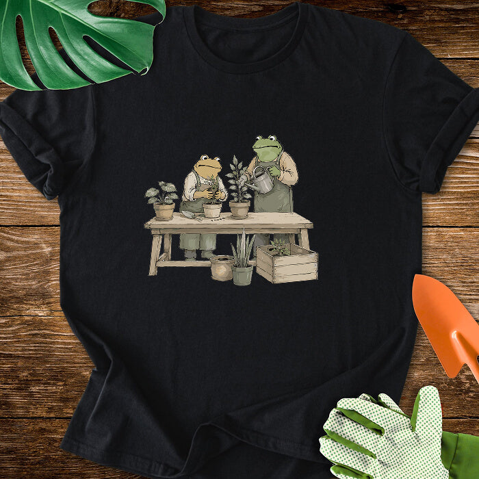 Frog Gardeners Planting Houseplants T-Shirt