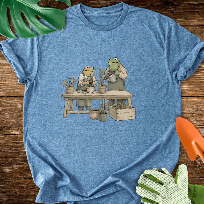 Frog Gardeners Planting Houseplants T-Shirt