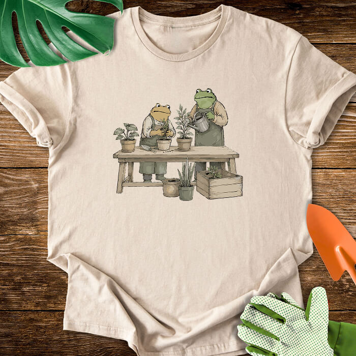 Frog Gardeners Planting Houseplants T-Shirt